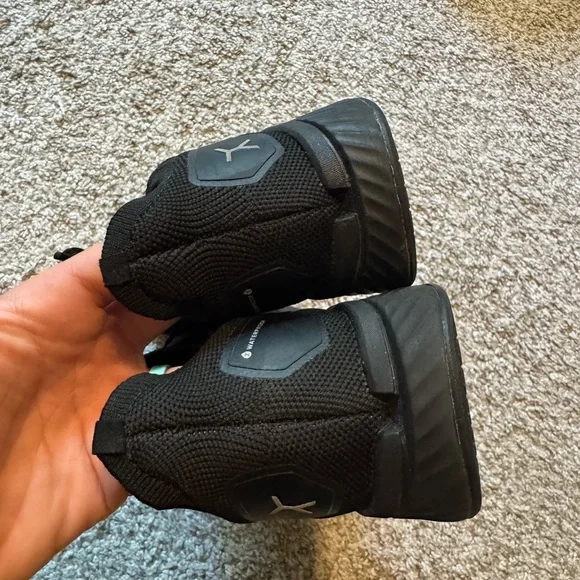 Black Performance Sneakers for Men and Women - Picture 6 of 9